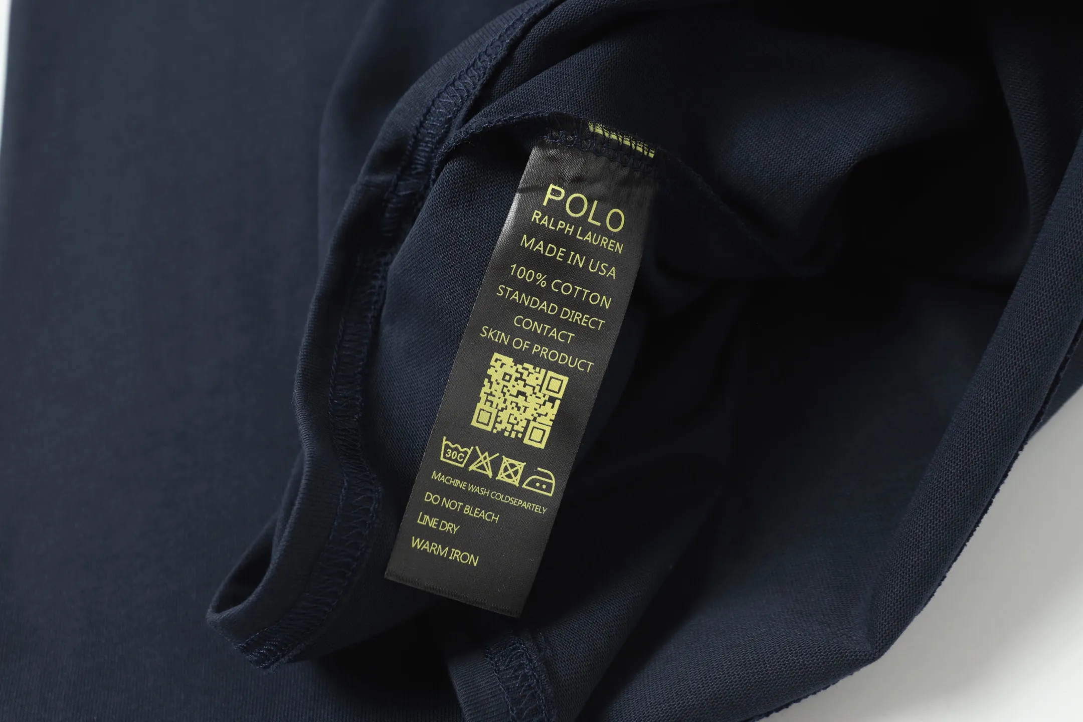 P136 Style No.: A004 [Ralph Lauren Classic Bear Print Round Neck Basic Short Sleeve] ✅270g double yarn fabric, custom woven and dyed threads ✅Original sticker Scan the QR code to enter the official website ✅Large version, loose and stylish, can wear up to 210 pounds Color: Black White Navy Gray Size: S-XL